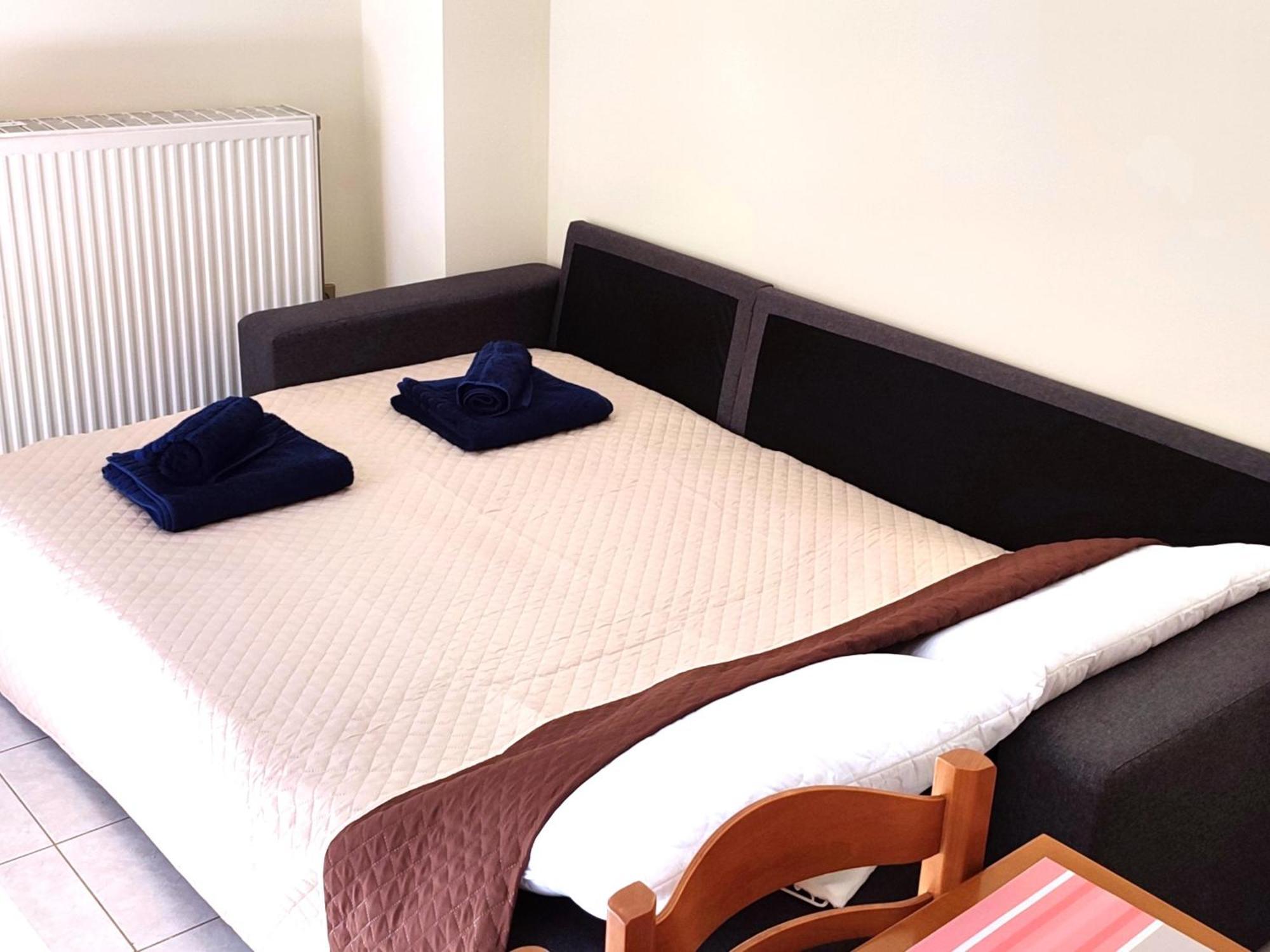 Mando Patrasso - Classical Apartment In The Center Of Patras With Free Parking Bagian luar foto